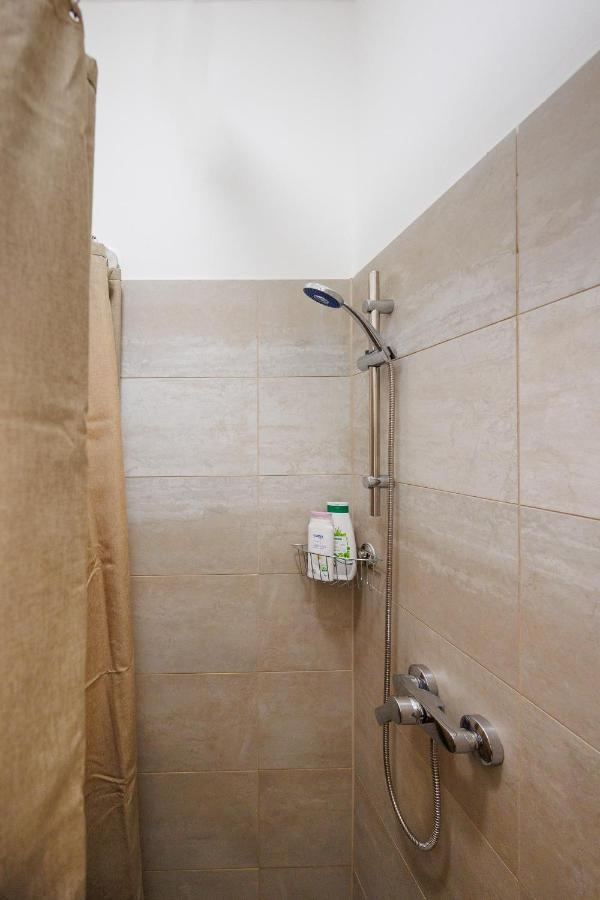 Cozy Market-Square Retreat Located In The Heart Of The 10Th District Vienna Luaran gambar